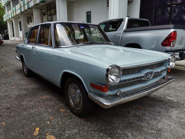 BMW 2000 Series 1970 side view