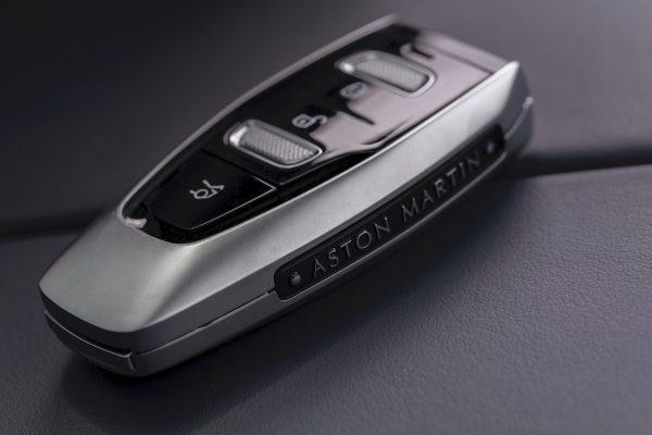 ASTON MARTIN DBX_key