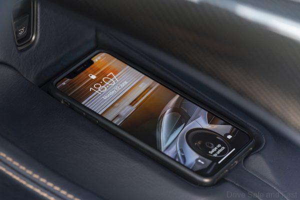 ASTON MARTIN DBX_charger