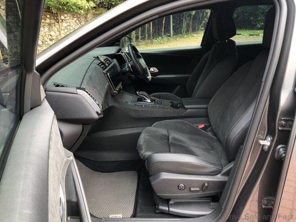 DS 7 Crossback SUV front seats
