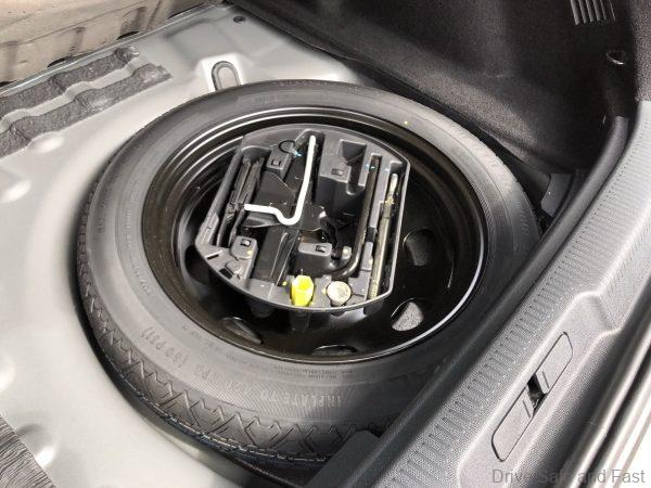 DS 7 Crossback SUV spare wheel