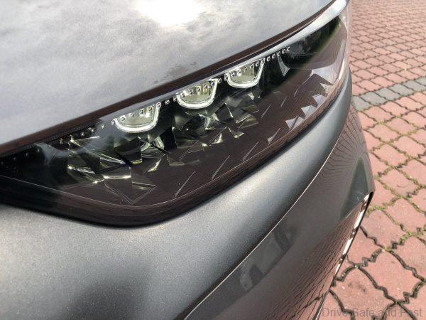 DS 7 Crossback SUV headlamps