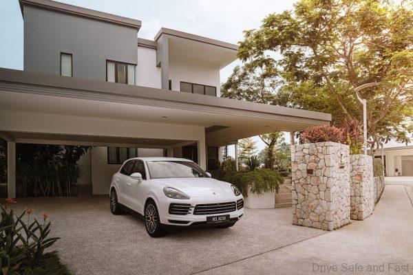 Porsche Cayenne SDAP parked