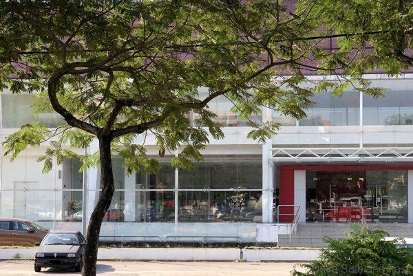 Kia RED CUBE showroom