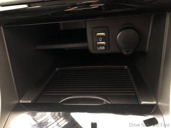 Mitsubishi XPANDER USB