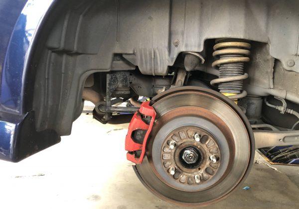 Subaru Legacy GT B4 AWD_brakes