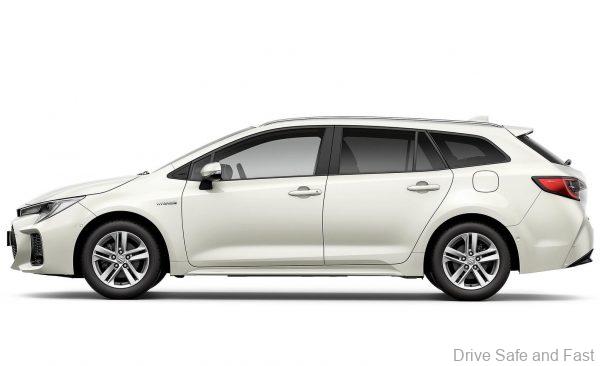 Suzuki Swace Wagon side view