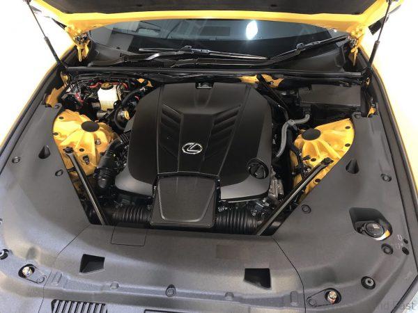 Lexus LC 500 Convertible engine bay