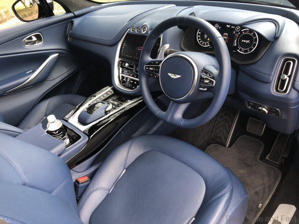 Aston Martin DBX_front seats