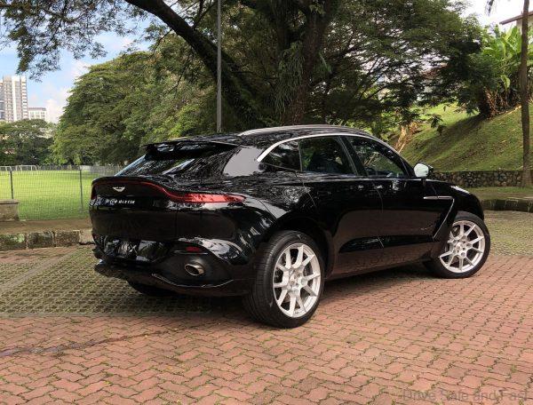 Aston Martin DBX_rear view