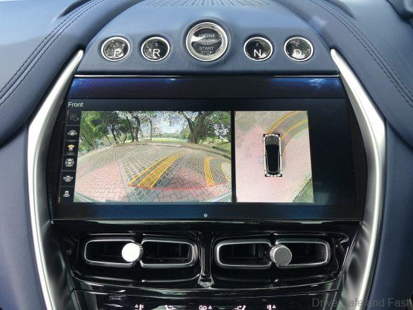 Aston Martin DBX_park assist