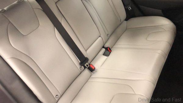 Hyundai Elantra_rear seats