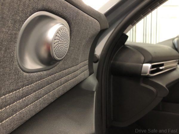 Hyundai Elantra_door material