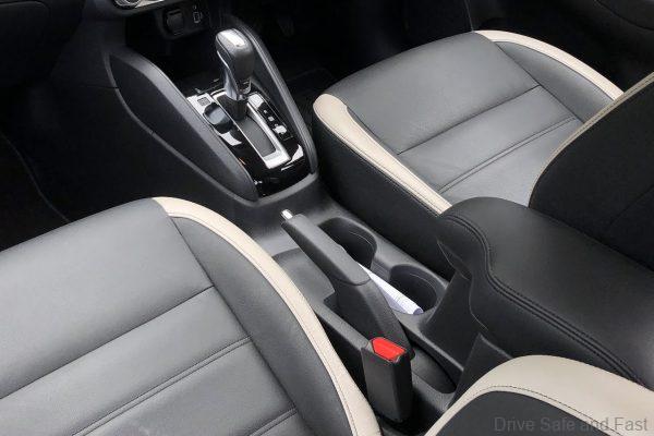 Nissan Almera manual handbrake