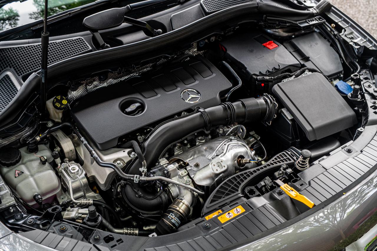 2-variants-of-all-new-mercedes-benz-gla-debuts-in-malaysia