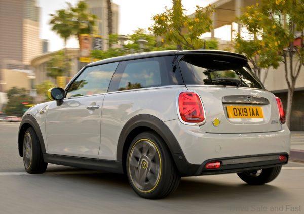 Mini Cooper SE_rear view