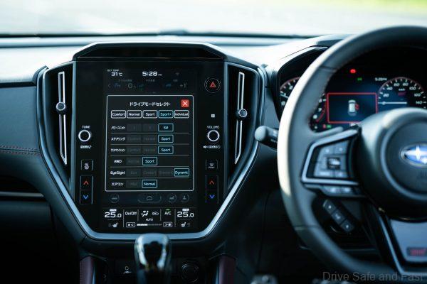 Subaru Levorg 2020_center console