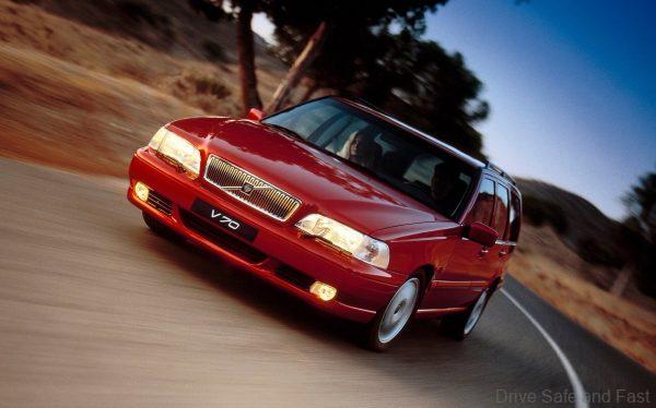 Volvo V70 Turbo Station Wagon front