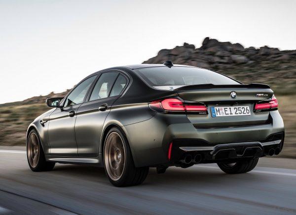 BMW M5 CS_rear moving