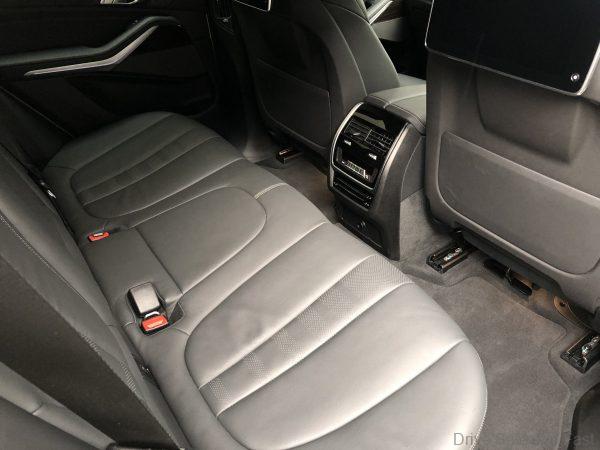 BMW X5 xDrive45e_rear seat