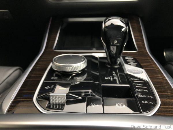 BMW X5 xDrive45e_gear shift