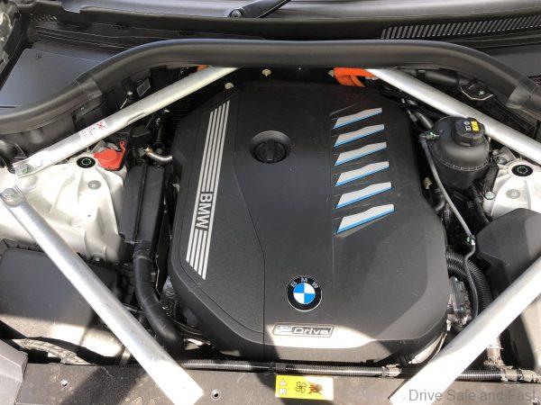 BMW X5 xDrive45e_engine