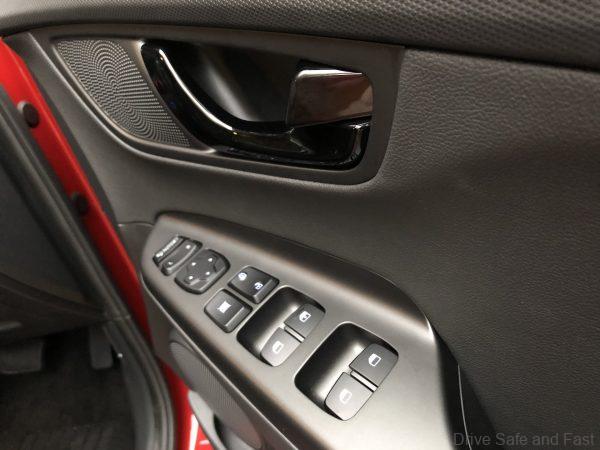 Hyundai Kona 1.6i Turbo_door panel