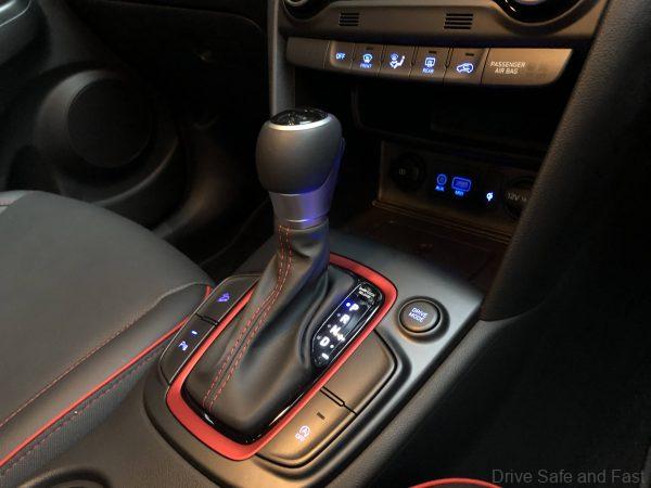 Hyundai Kona 1.6i Turbo_gear shift