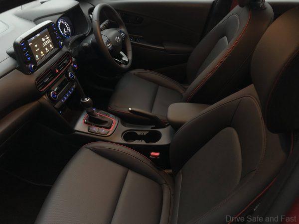 Hyundai Kona 1.6i Turbo_front seats