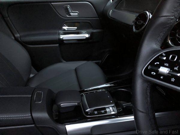 Mercedes-Benz GLB 200_front passenger seat