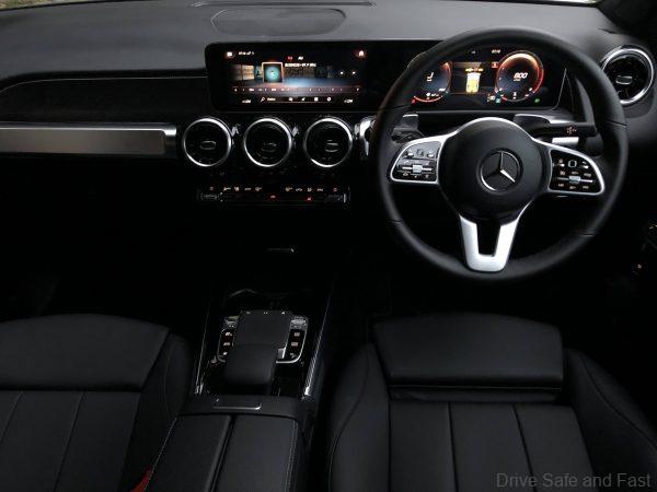 Mercedes-Benz GLB 200_dashboard layout