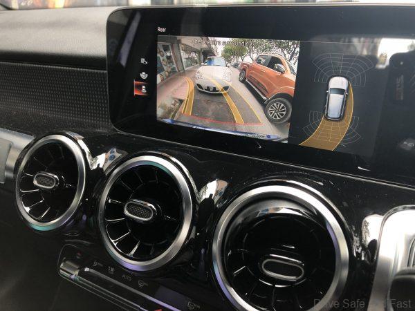 Mercedes-Benz GLB 200_park assist