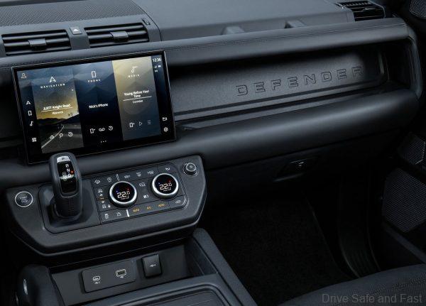 defender close up land rover