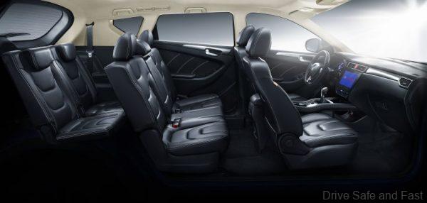 DFSK Glory 580_three rows of seats