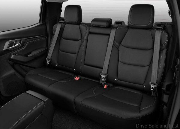 Isuzu D-Max_2020_rear seats