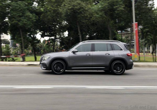 Mercedes GLB 350 AMG_side view
