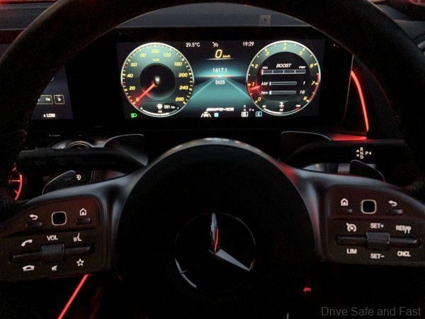Mercedes GLB 350 AMG_cockpit