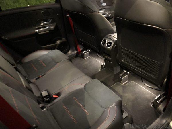 Mercedes GLB 350 AMG_rear legroom