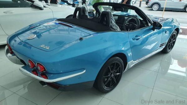Mitsuoka C2 Corvette_MX-5 interior