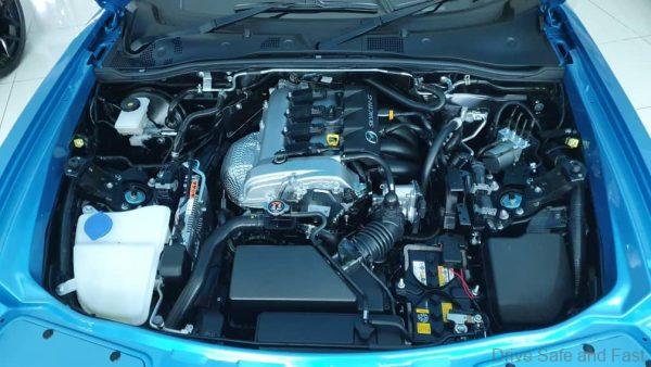 Mitsuoka C2 Corvette_Mazda MX-5 1.5L engine