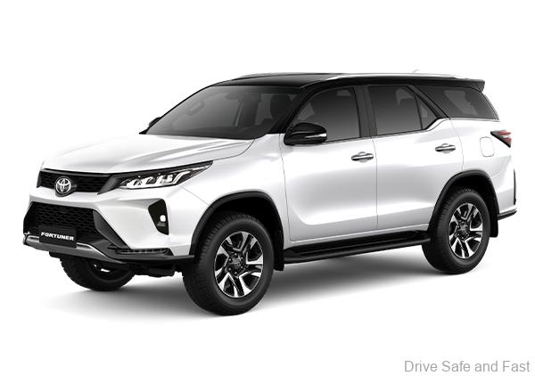 Toyota Fortuner Super White II Black Roof