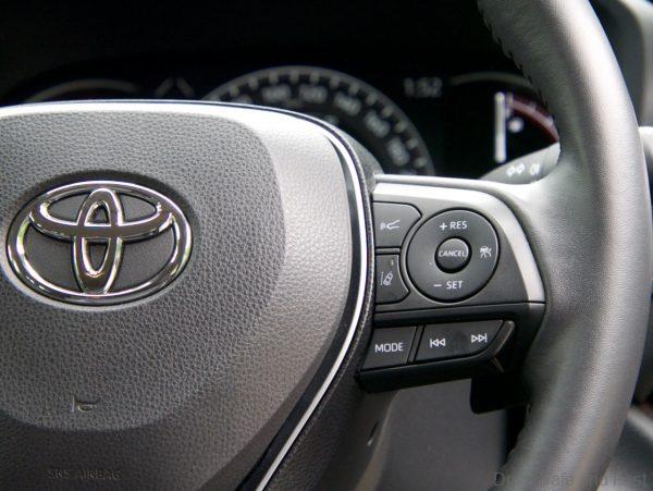 Toyota RAV4 steering wheel active cruise control