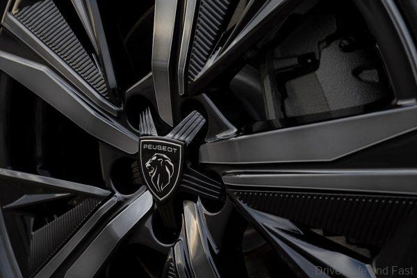 3rd generation Peugeot 308 5-Door Hatchback emblem logo rim