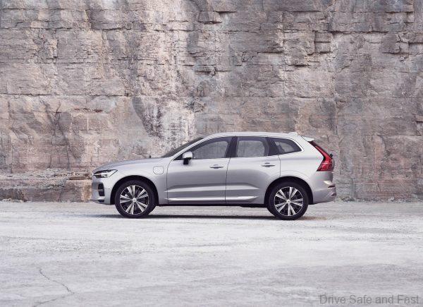 Volvo XC60 Facelift Side