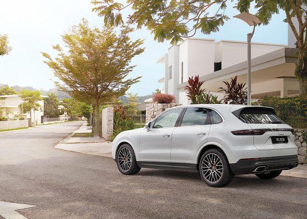 Porsche Cayenne_rear view