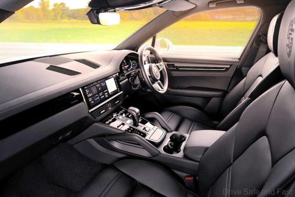 Porsche Cayenne_drivers seat