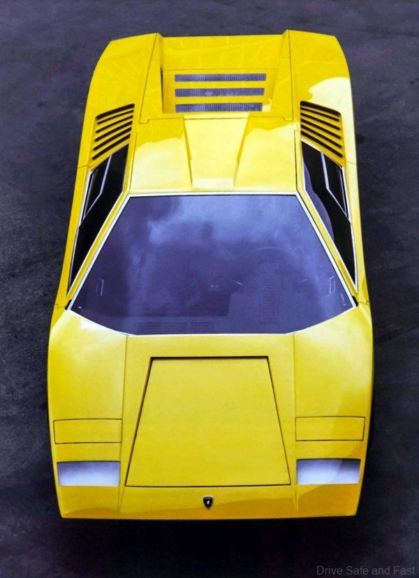 Lamborghini Countach Concept Top down view