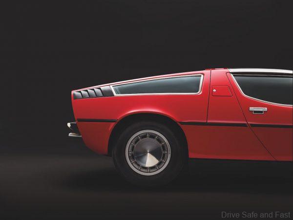 Maserati Bora side