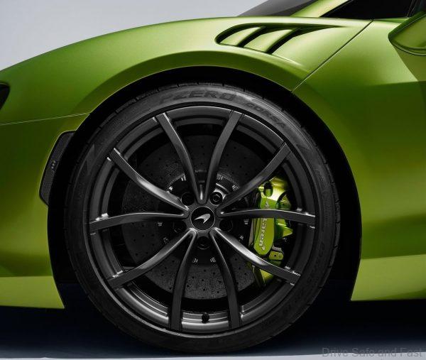 McLaren Artura_front brakes