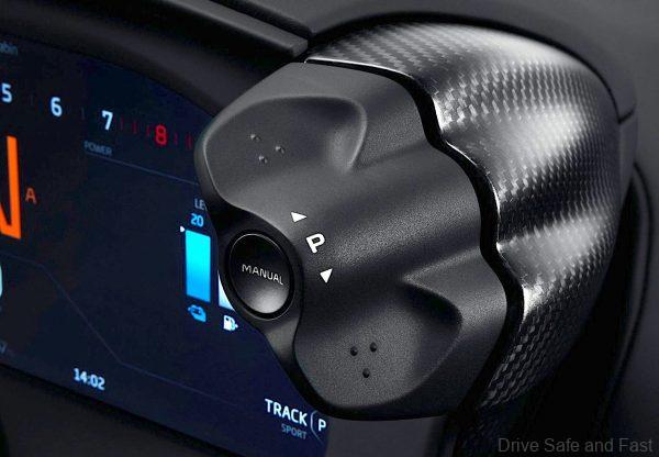 McLaren Artura_drive selector